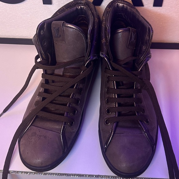 Louis Vuitton Monogram "Brea" Sneakers - Brown
Leather & Canvas size 8 - 38 - Picture 3 of 13